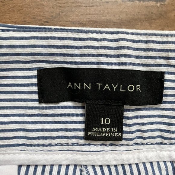 🖤 Ann Taylor Devon Boardwalk Short Stripped Size 10 Cotton Bermudas - Picture 2 of 5